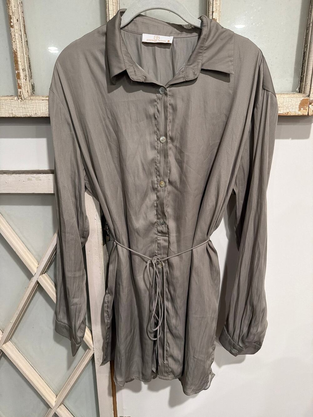 Everleigh Brooks size large olive green silky romper